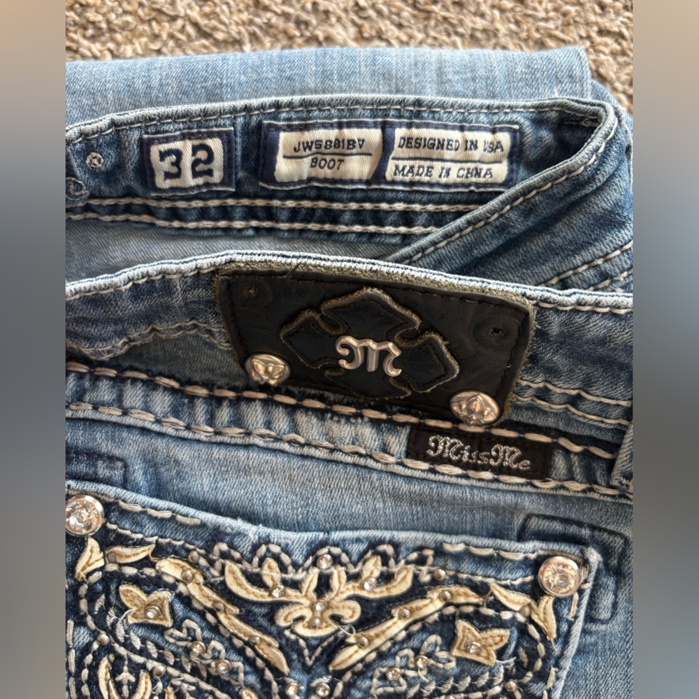Miss Me Blue Jeans - Picture 3 of 5